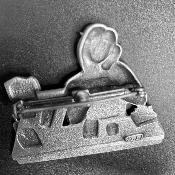 JJ Retro Brooche / Pin - Picture 2 of 2